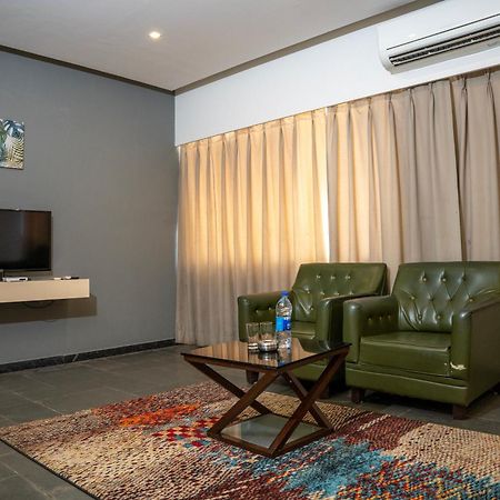 דהרוואד Hotel Dwarawata מראה חיצוני תמונה