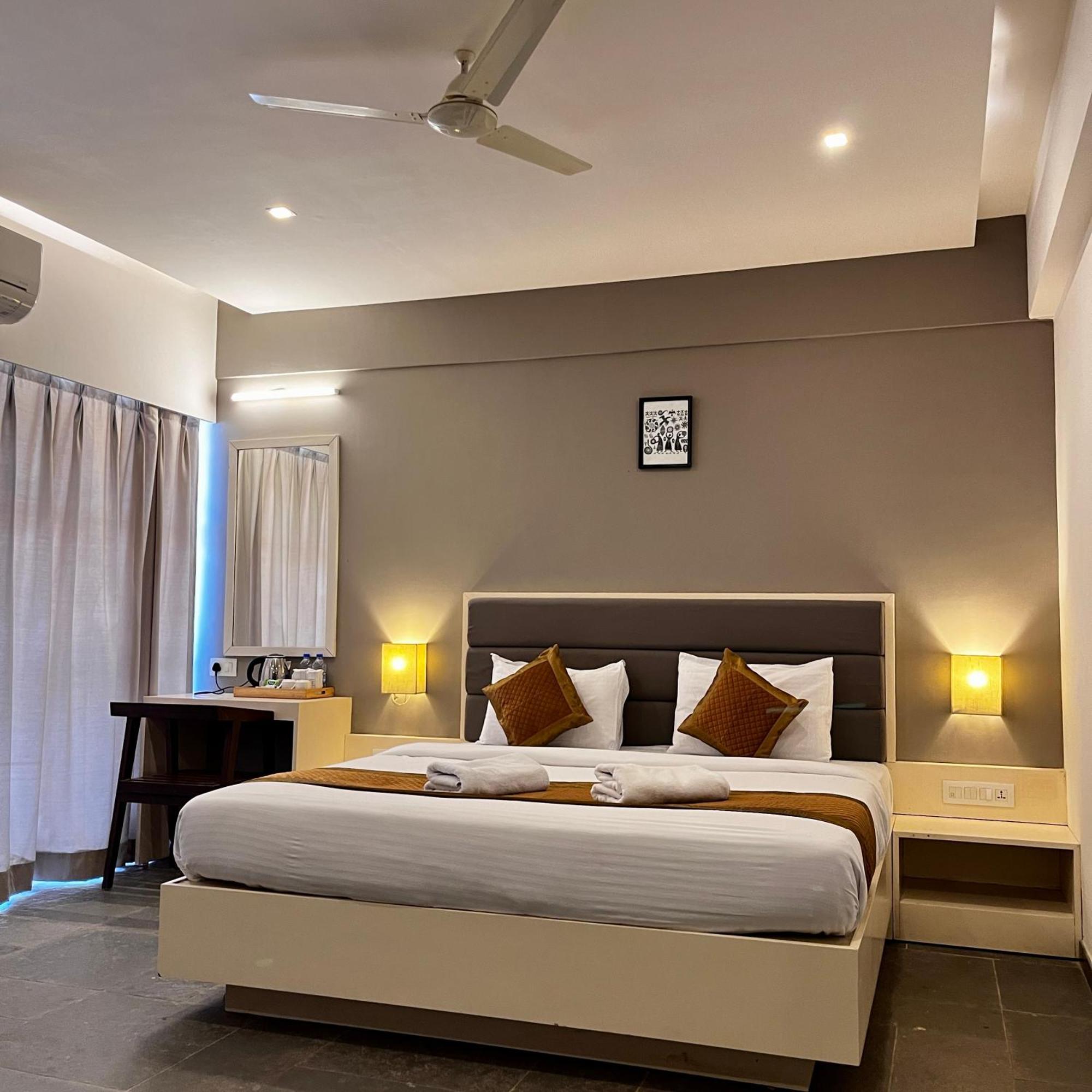 דהרוואד Hotel Dwarawata מראה חיצוני תמונה